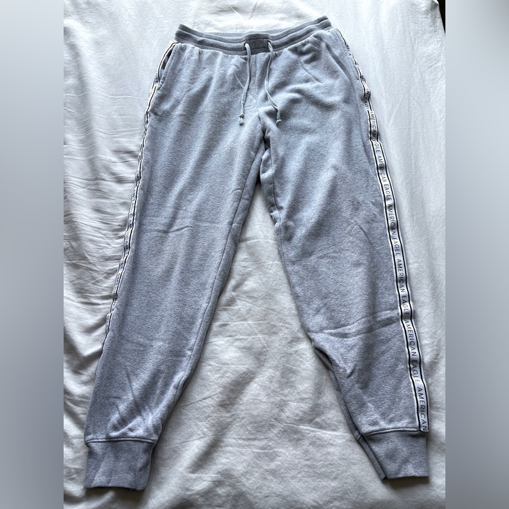American Eagle Gray Sweats Size Medium